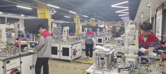 培植工匠精神，磨煉專業技能——自動化工程學院2024年學生職業技能大賽工業機器人系統操作員賽項順利舉行